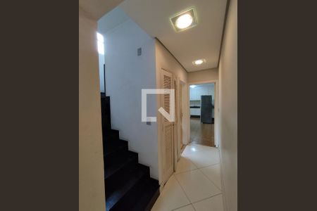 Casa à venda com 150m², 3 quartos e 4 vagas Casa à venda com 150m², 3 quartos e 4 vagasCorredor