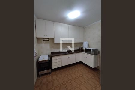 Casa à venda com 150m², 3 quartos e 4 vagas Casa à venda com 150m², 3 quartos e 4 vagasCozinha - Armários