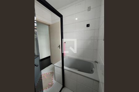 Casa à venda com 150m², 3 quartos e 4 vagas Casa à venda com 150m², 3 quartos e 4 vagasBanheiro de cima