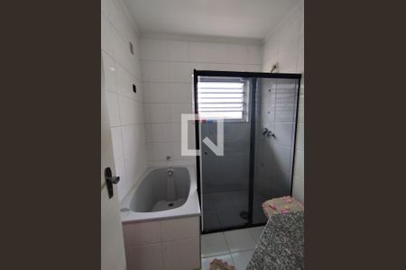 Casa à venda com 150m², 3 quartos e 4 vagas Casa à venda com 150m², 3 quartos e 4 vagasBanheiro com banheira