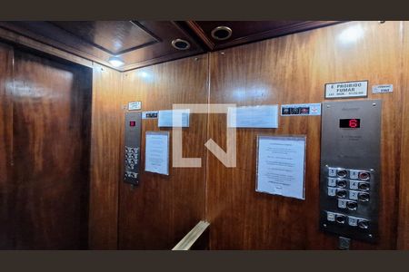 Apartamento à venda com 70m², 2 quartos e sem vagaElevador