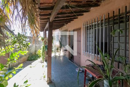 Casa à venda com 388m², 3 quartos e sem vaga Casa à venda com 388m², 3 quartos e sem vagaEntrada