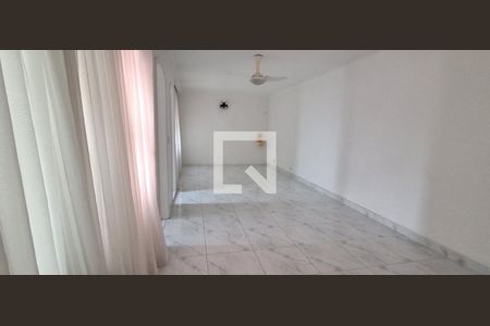 Casa à venda com 176m², 4 quartos e 4 vagasSuíte 