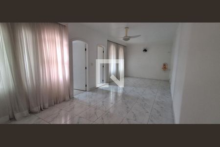 Casa à venda com 176m², 4 quartos e 4 vagasSuíte 