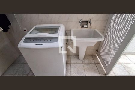 Casa à venda com 176m², 4 quartos e 4 vagasÁrea de Serviço 