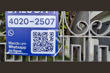 Casa à venda com 176m², 4 quartos e 4 vagasPlaquinha 