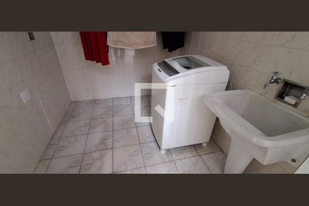 Casa à venda com 176m², 4 quartos e 4 vagasÁrea de Serviço 