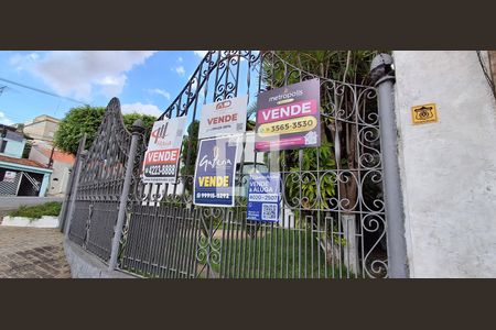 Casa à venda com 176m², 4 quartos e 4 vagasFachada