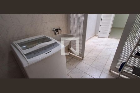 Casa à venda com 176m², 4 quartos e 4 vagasÁrea de Serviço 