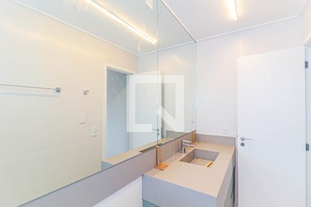 Apartamento à venda com 227m², 3 quartos e 4 vagas Apartamento à venda com 227m², 3 quartos e 4 vagasBanheiro Suíte 2
