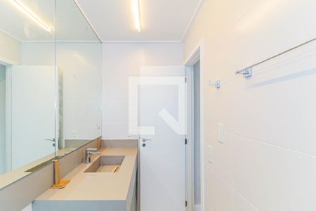 Apartamento à venda com 227m², 3 quartos e 4 vagas Apartamento à venda com 227m², 3 quartos e 4 vagasBanheiro Suíte 2