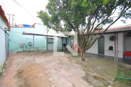 Casa à venda com 430m², 3 quartos e 3 vagasVaranda frontal