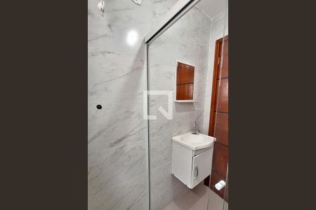 Banheiro de casa para alugar com 1 quarto, 35m² em Jardim Bosque do Ipê, Duque de Caxias