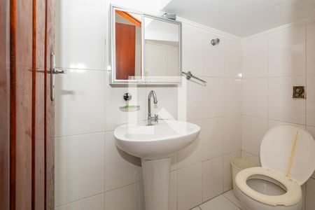 Casa à venda com 350m², 4 quartos e 4 vagasBanheiro de serviço