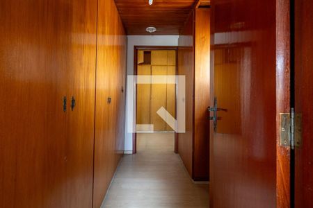 Casa à venda com 350m², 4 quartos e 4 vagasSuíte 1