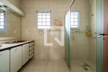 Casa à venda com 350m², 4 quartos e 4 vagasBanheiro