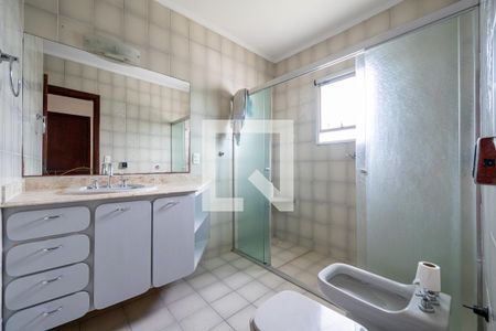 Casa à venda com 350m², 4 quartos e 4 vagasBanheiro da Suíte 2