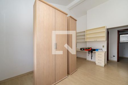 Casa à venda com 350m², 4 quartos e 4 vagasSuíte 2
