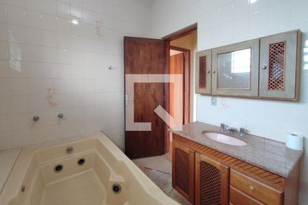 Casa para alugar com 436m², 4 quartos e sem vaga Casa para alugar com 436m², 4 quartos e sem vagaBanheiro Social