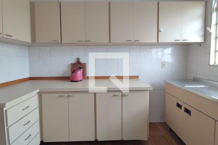 Casa para alugar com 436m², 4 quartos e sem vaga Casa para alugar com 436m², 4 quartos e sem vagaCozinha