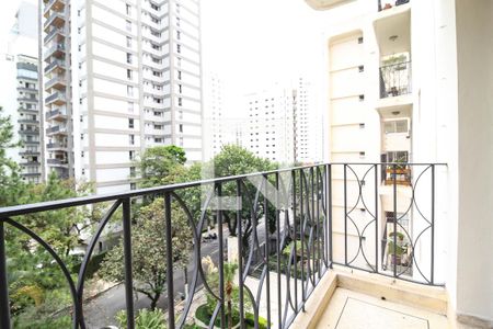 Apartamento para alugar com 110m², 3 quartos e 1 vaga Apartamento para alugar com 110m², 3 quartos e 1 vagaVaranda