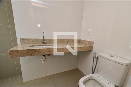 Apartamento à venda com 68m², 2 quartos e 2 vagasBanheiro suite 2