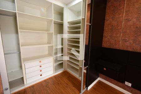 Casa à venda com 300m², 9 quartos e 3 vagasCloset da suíte