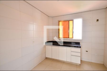 Apartamento à venda com 153m², 4 quartos e 4 vagasCozinha