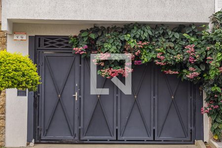 Casa à venda com 157m², 3 quartos e 2 vagasFachada