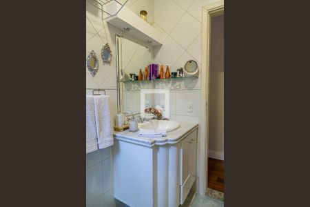 Casa à venda com 157m², 3 quartos e 2 vagasBanheiro da Suíte