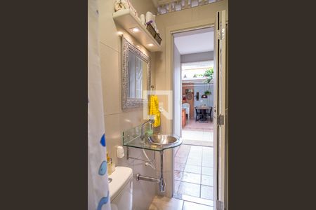 Casa à venda com 157m², 3 quartos e 2 vagasBanheiro de Serviço