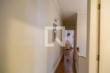 Casa à venda com 157m², 3 quartos e 2 vagasCorredor