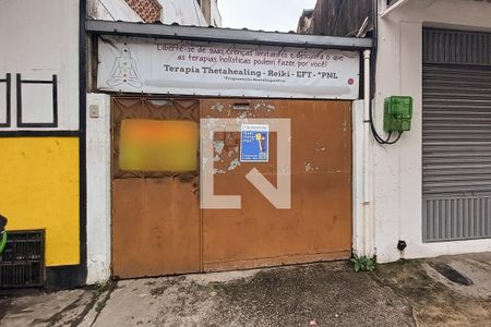 Casa à venda com 65m², 2 quartos e 1 vaga Casa à venda com 65m², 2 quartos e 1 vagaFachada