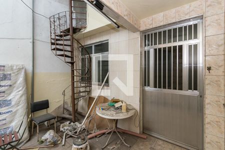 Casa à venda com 65m², 2 quartos e 1 vaga Casa à venda com 65m², 2 quartos e 1 vagaVaranda