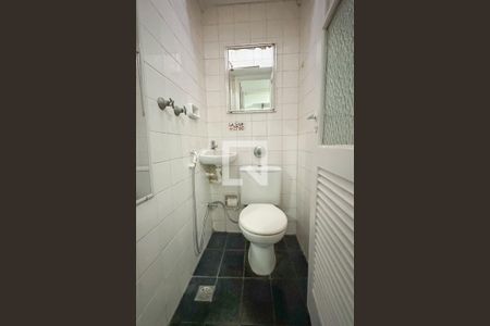 Apartamento para alugar com 77m², 2 quartos e sem vaga Apartamento para alugar com 77m², 2 quartos e sem vagaBanheiro de Serviço