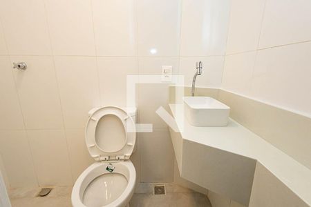 Apartamento à venda com 110m², 2 quartos e 1 vaga Apartamento à venda com 110m², 2 quartos e 1 vagaBanheiro de serviço