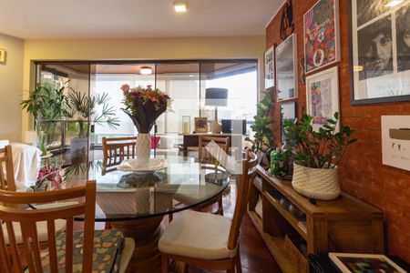 Apartamento à venda com 150m², 3 quartos e 3 vagasSala