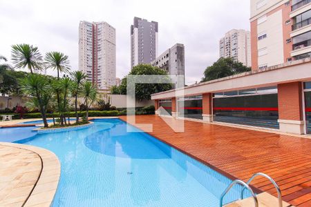 Apartamento à venda com 126m², 3 quartos e 2 vagas Apartamento à venda com 126m², 3 quartos e 2 vagasÁrea comum - Piscina