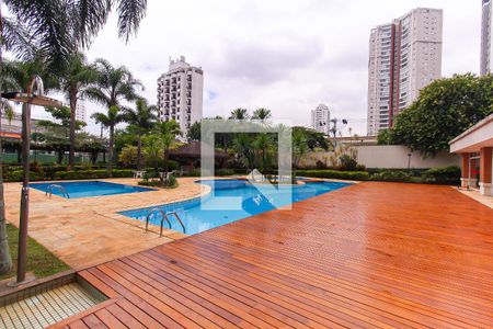 Apartamento à venda com 126m², 3 quartos e 2 vagas Apartamento à venda com 126m², 3 quartos e 2 vagasÁrea comum - Piscina