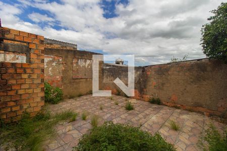 Casa à venda com 100m², 3 quartos e 3 vagas Casa à venda com 100m², 3 quartos e 3 vagasQuintal