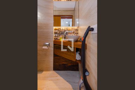 Banheiro de serviço de apartamento para alugar com 3 quartos, 110m² em Belvedere, Belo Horizonte