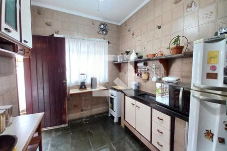 Casa à venda com 247m², 4 quartos e 4 vagasCozinha
