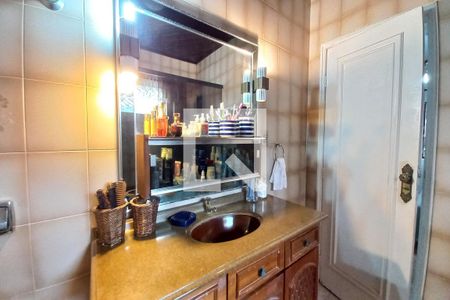 Casa à venda com 247m², 4 quartos e 4 vagasBanheiro da Suíte