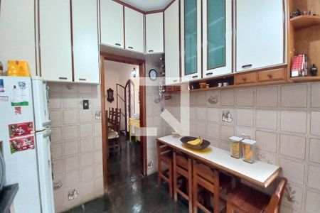 Casa à venda com 247m², 4 quartos e 4 vagasCozinha