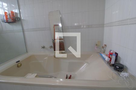 Casa à venda com 300m², 3 quartos e 10 vagasBanheiro da suíte / banheira