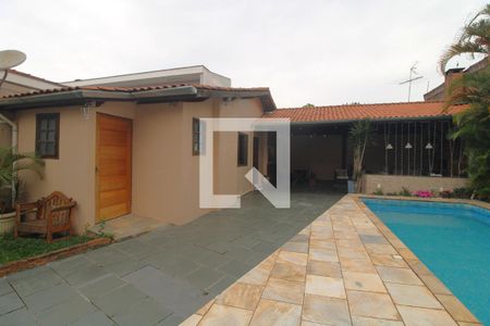 Casa à venda com 300m², 3 quartos e 10 vagasEdícula