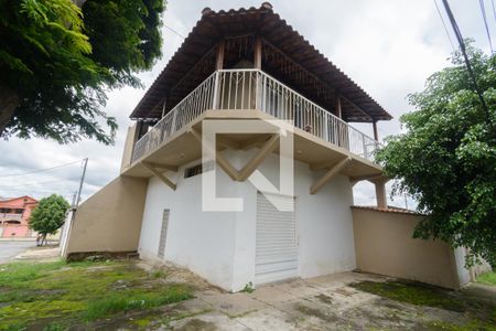 Casa à venda com 360m², 5 quartos e 4 vagasFachada