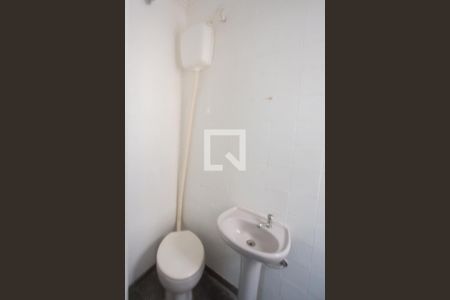 Casa de condomínio à venda com 260m², 3 quartos e 4 vagas Casa de condomínio à venda com 260m², 3 quartos e 4 vagasBanheiro de Serviço