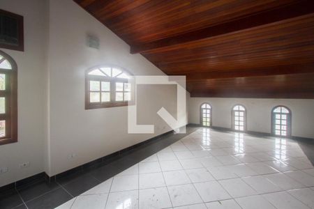 Casa de condomínio à venda com 260m², 3 quartos e 4 vagas Casa de condomínio à venda com 260m², 3 quartos e 4 vagasSótão