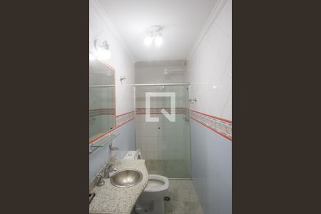 Casa de condomínio à venda com 260m², 3 quartos e 4 vagas Casa de condomínio à venda com 260m², 3 quartos e 4 vagasBanheiro